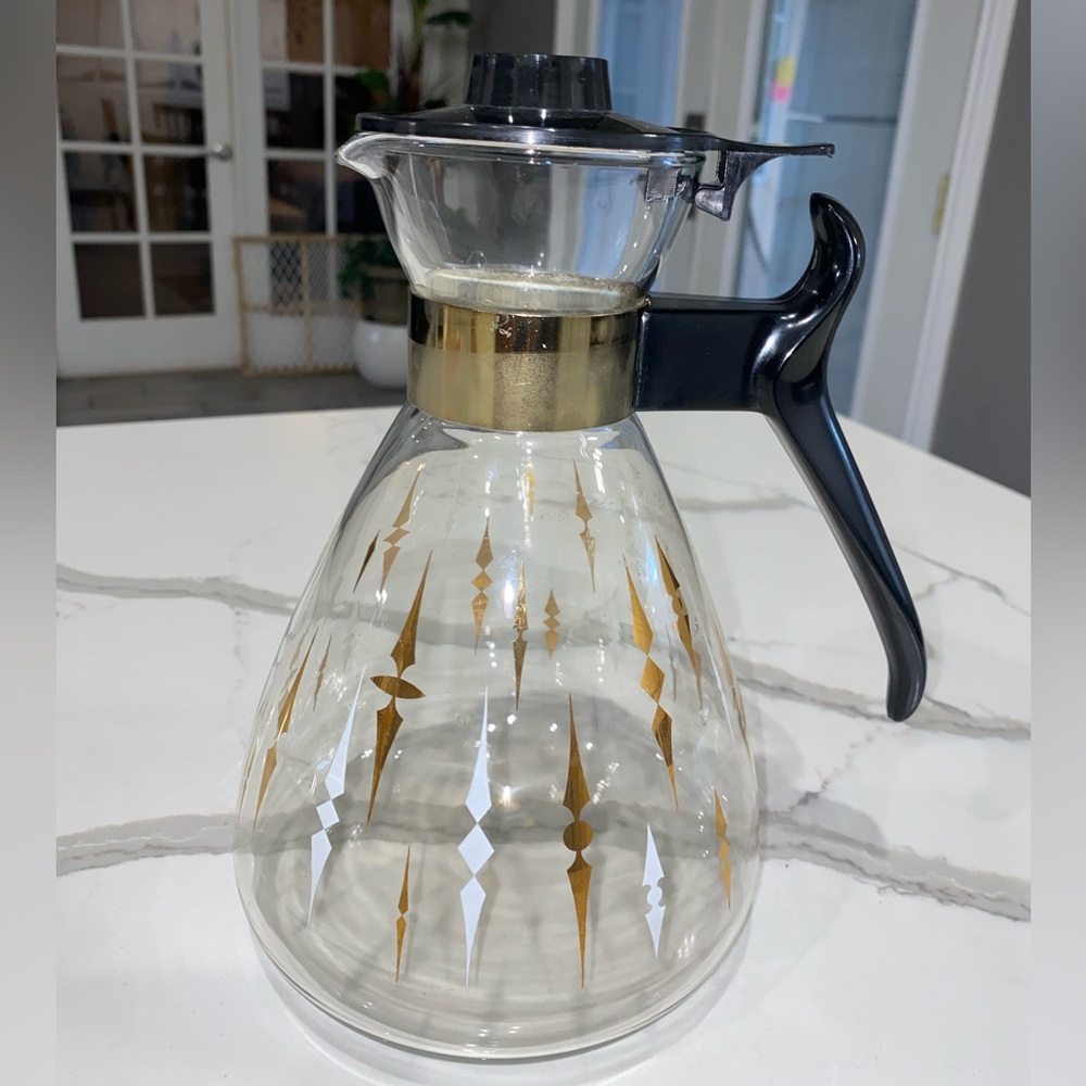 Vintage Pyrex Gold Wave 10 Cup Carafe with Lid